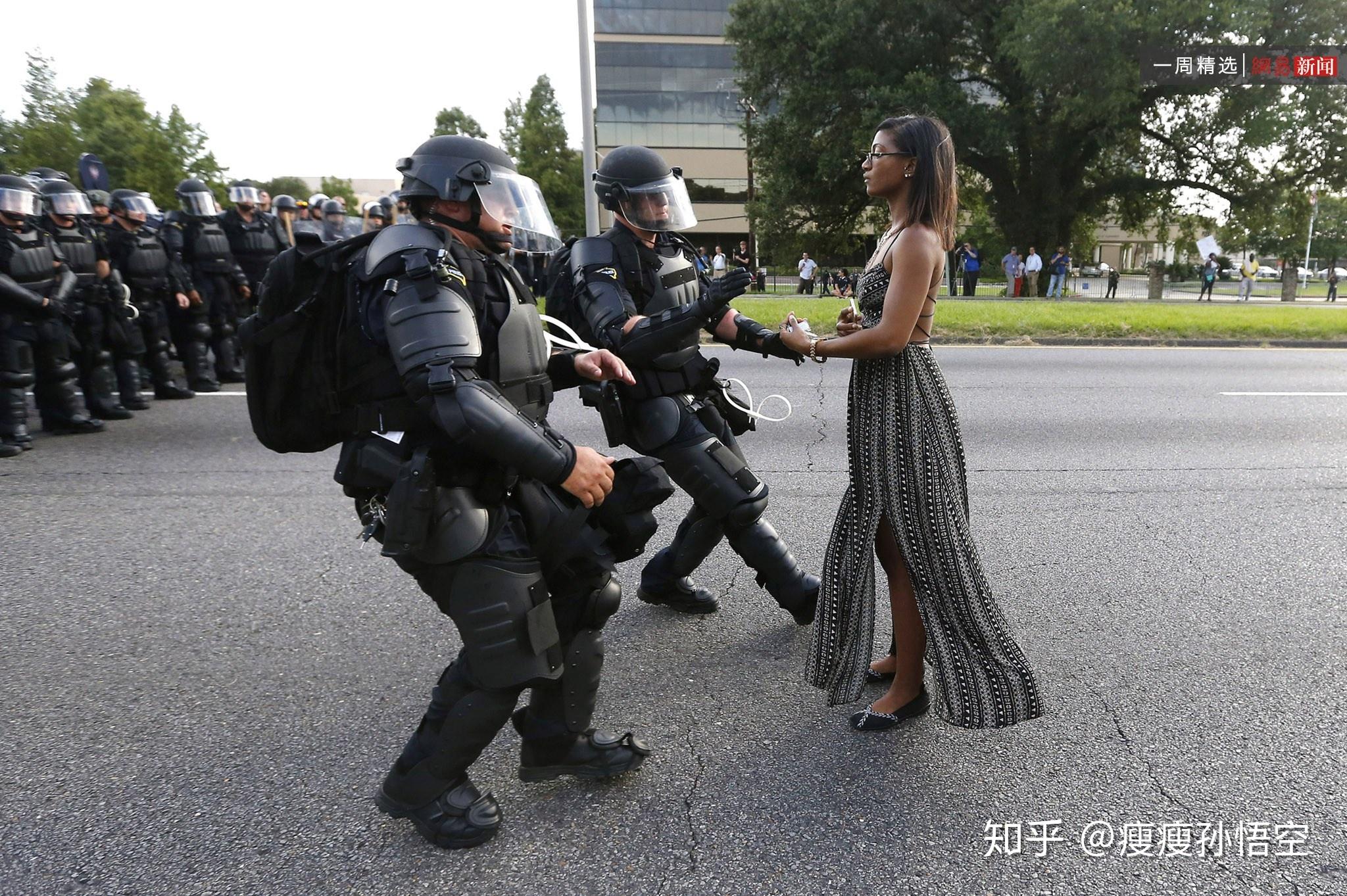 美国女孩遭警察错当成贼拦下